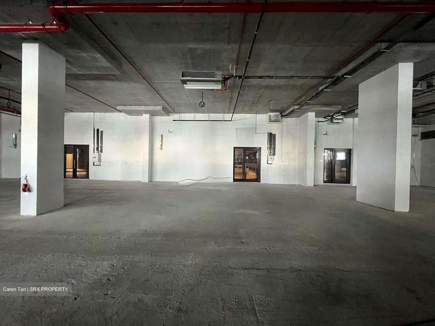 Middle Road (D7), Retail #616965681